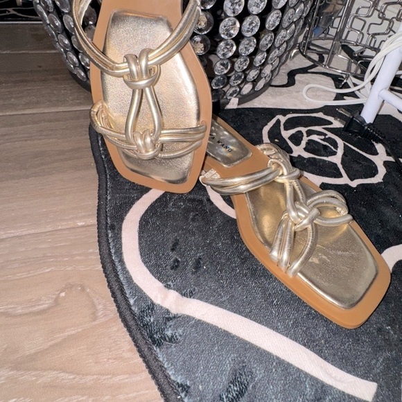 Azalea Wang 
STETSON SANDAL IN GOLD SIZE 7 - Picture 9 of 12